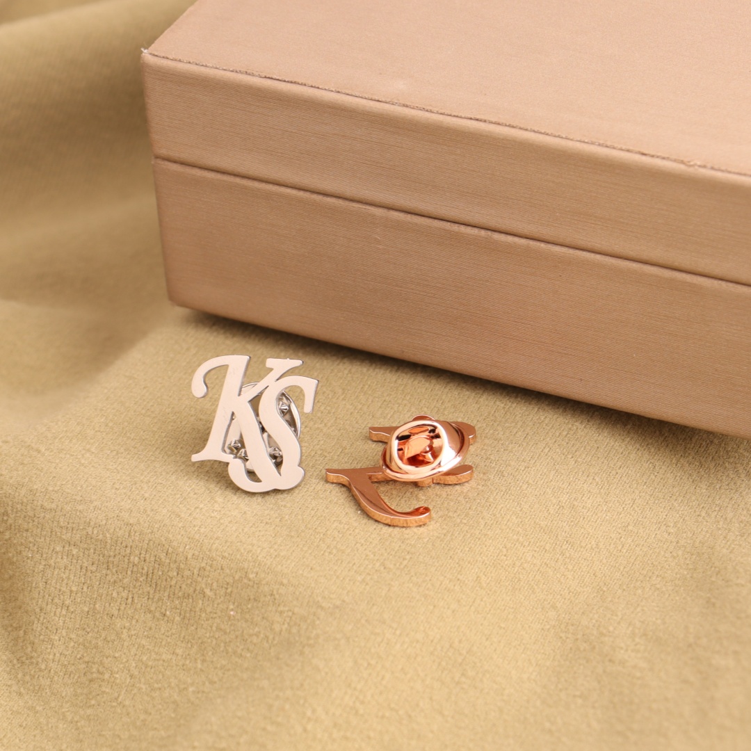 Personalized Initials Jacket L – Vintage Brooch Pin recenzja i cena